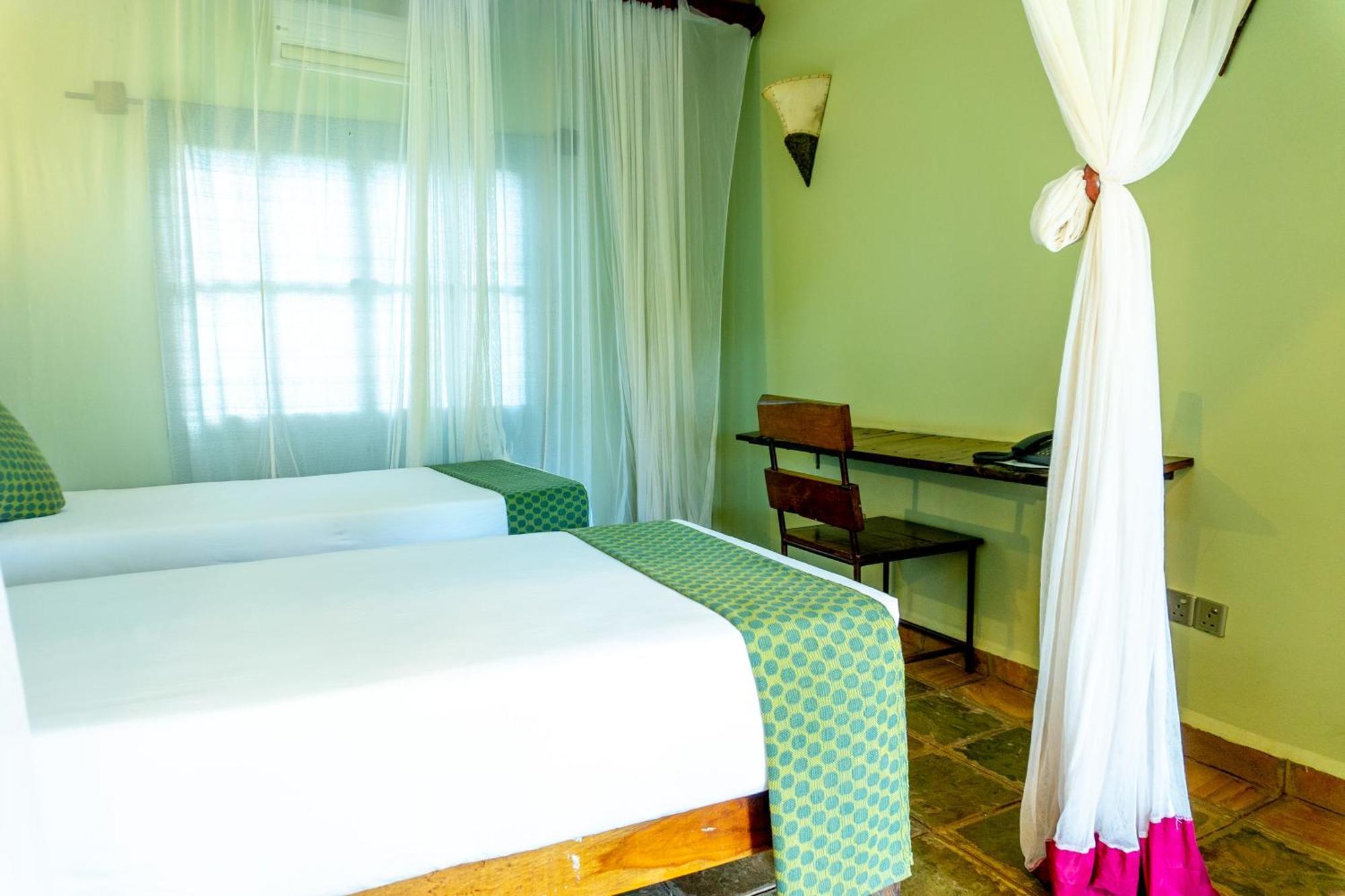 Weru Weru River Lodge موشي المظهر الخارجي الصورة