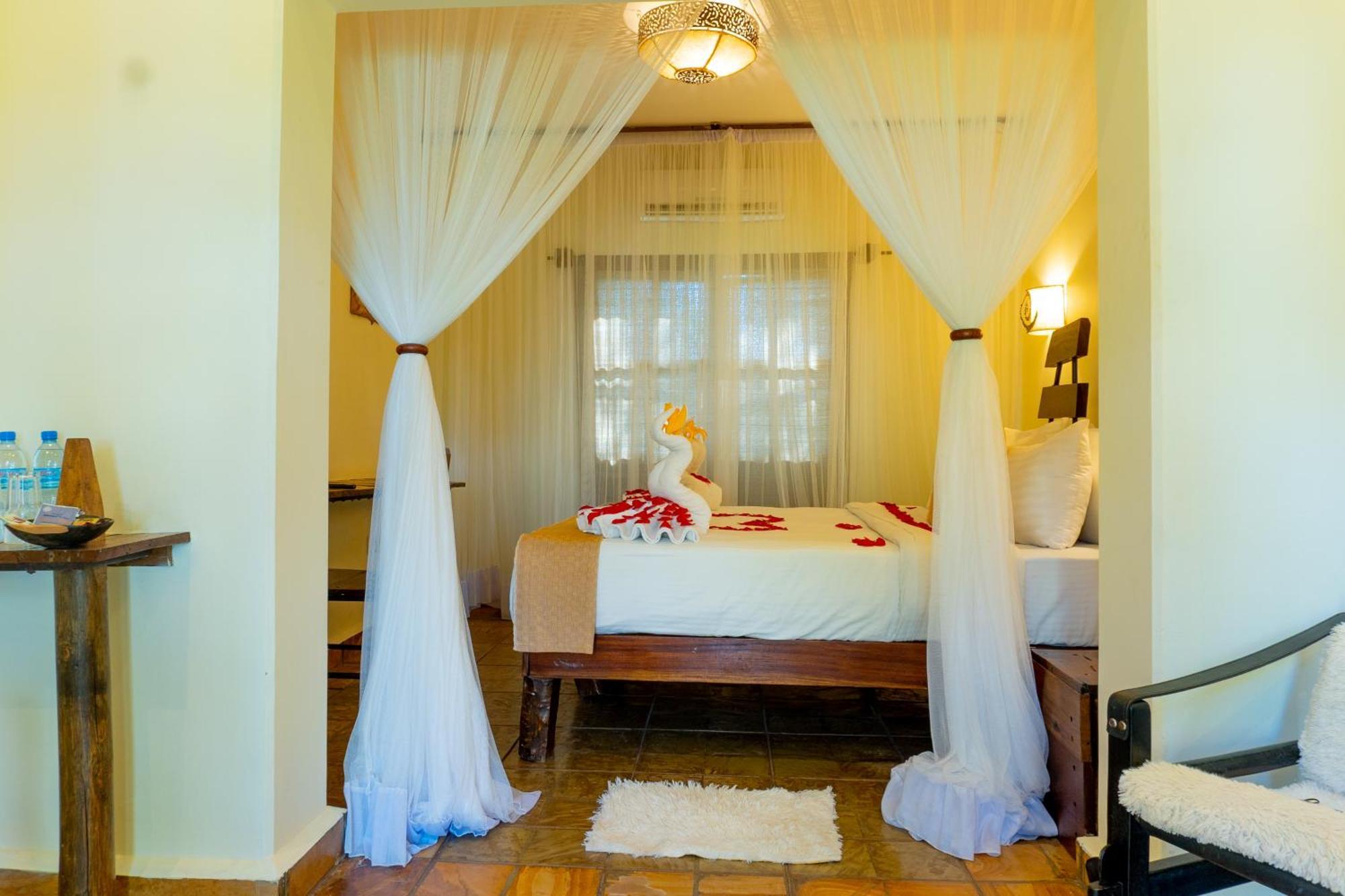 Weru Weru River Lodge موشي المظهر الخارجي الصورة