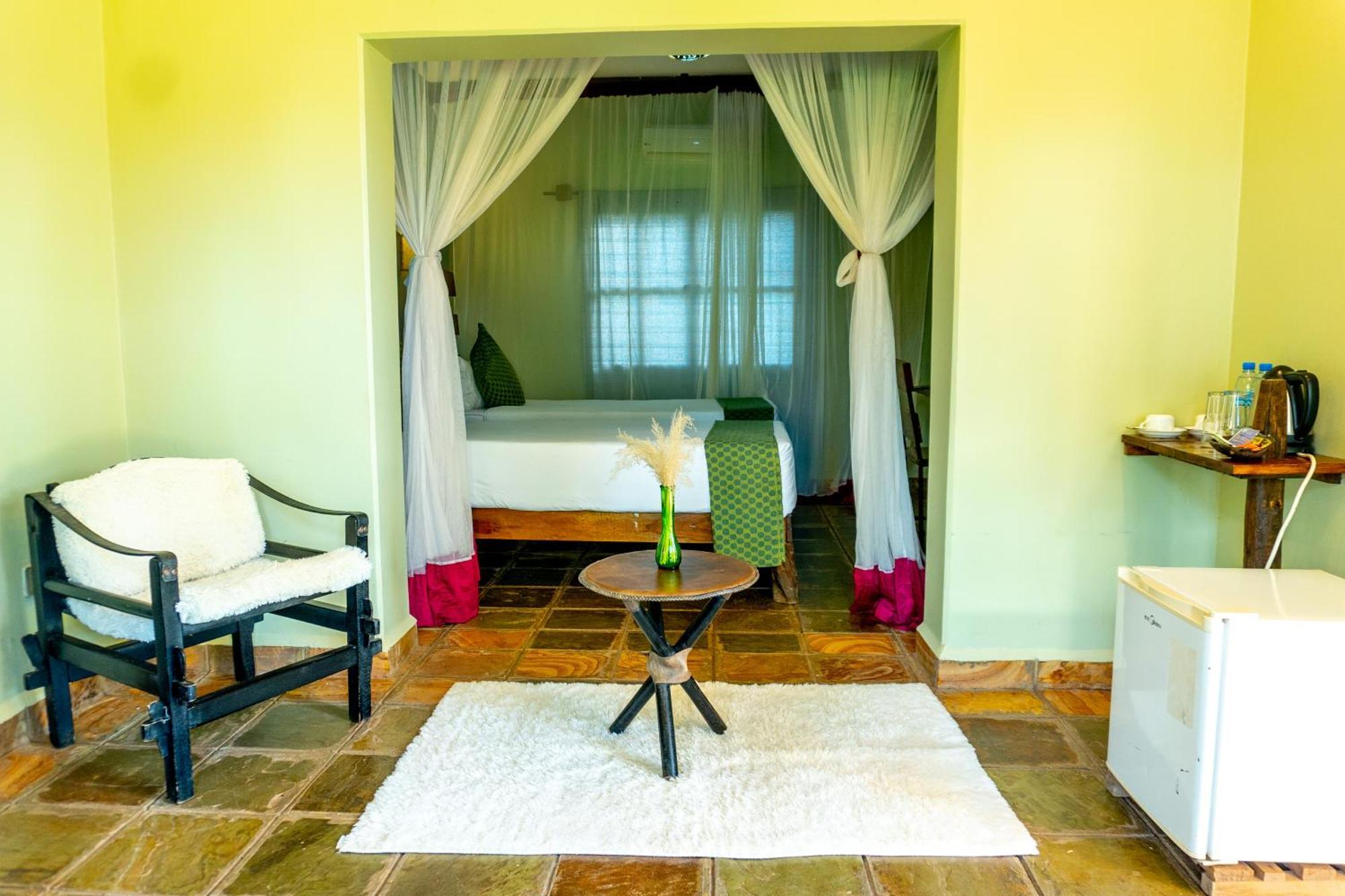Weru Weru River Lodge موشي المظهر الخارجي الصورة